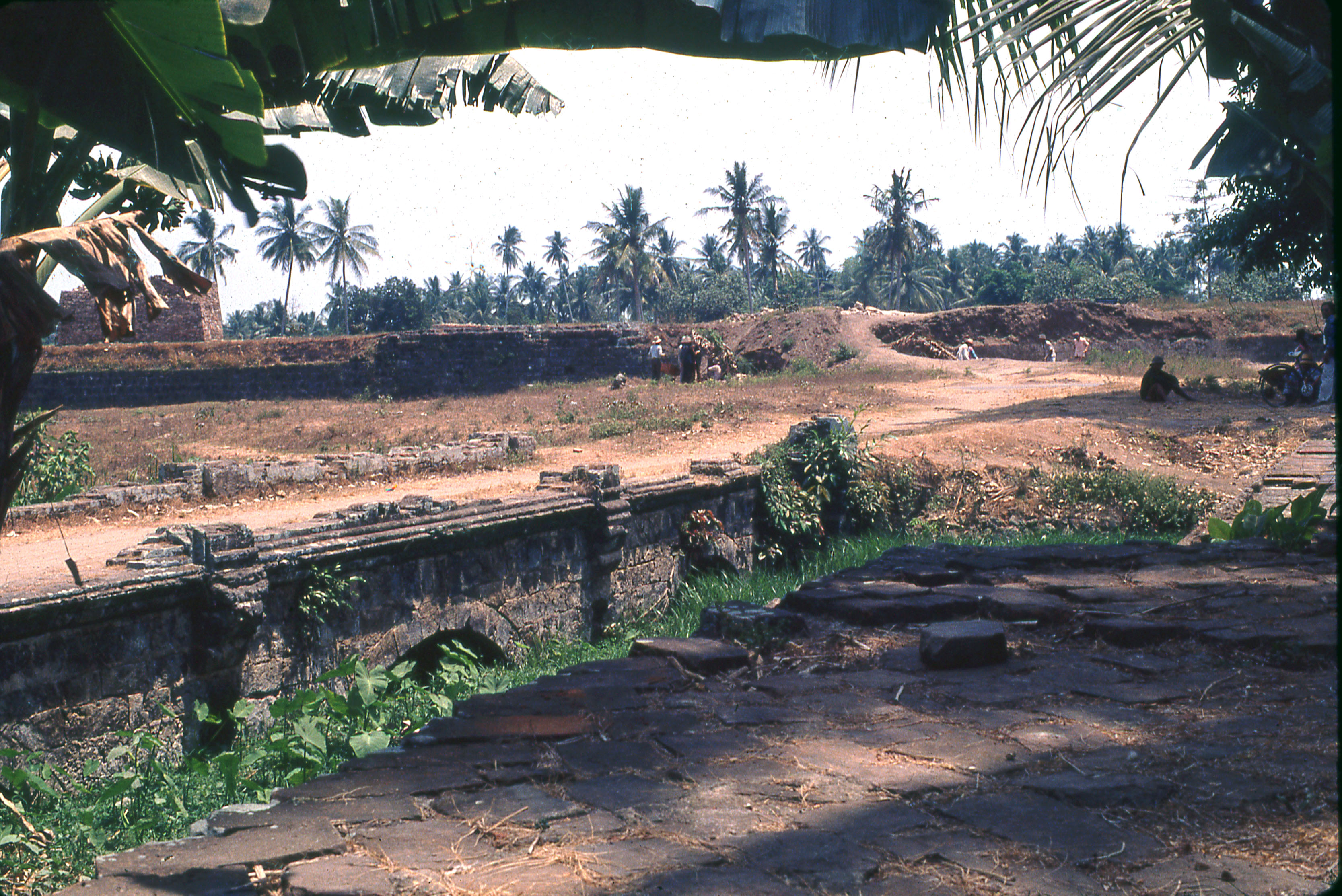 Photo 3  p 10 Bridge with palace.jpg